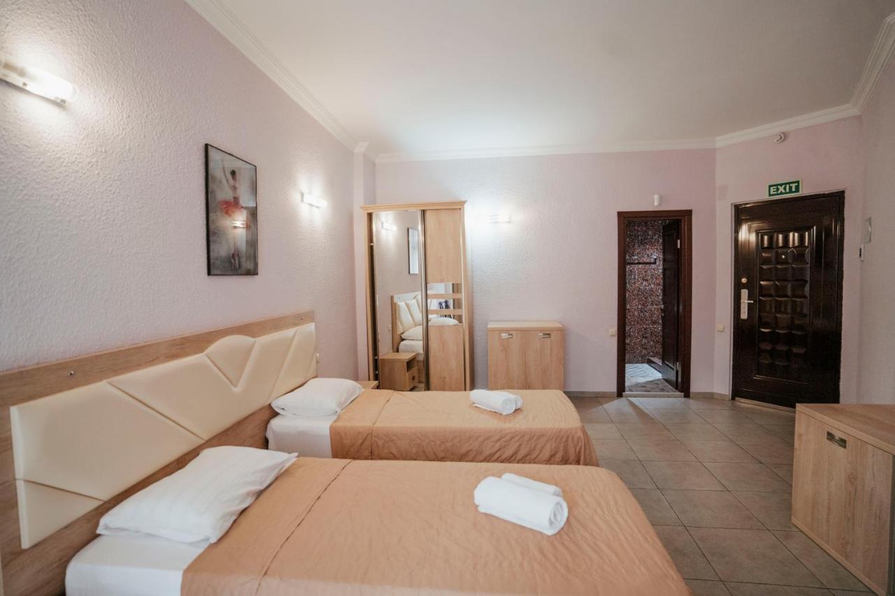 Hotel General Batumi Exterior photo