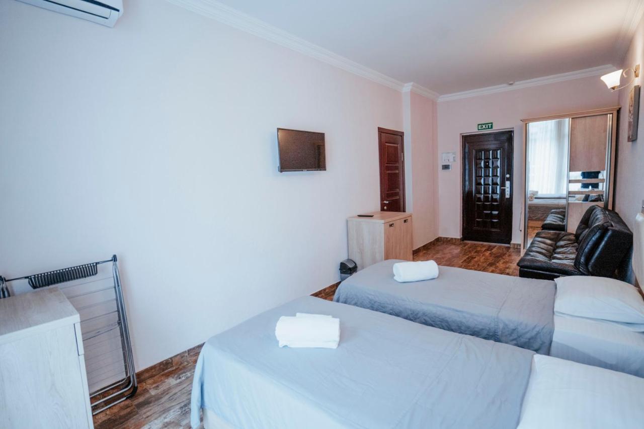 Hotel General Batumi Exterior photo