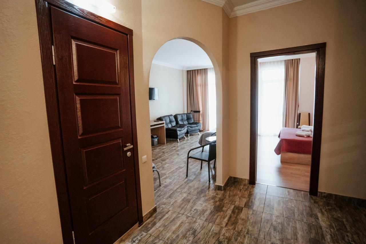 Hotel General Batumi Exterior photo